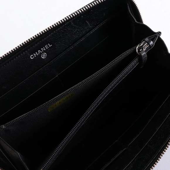 Chanel Zip-Around Wallet in Black Leather with CC Logo - Picture 5 of 8